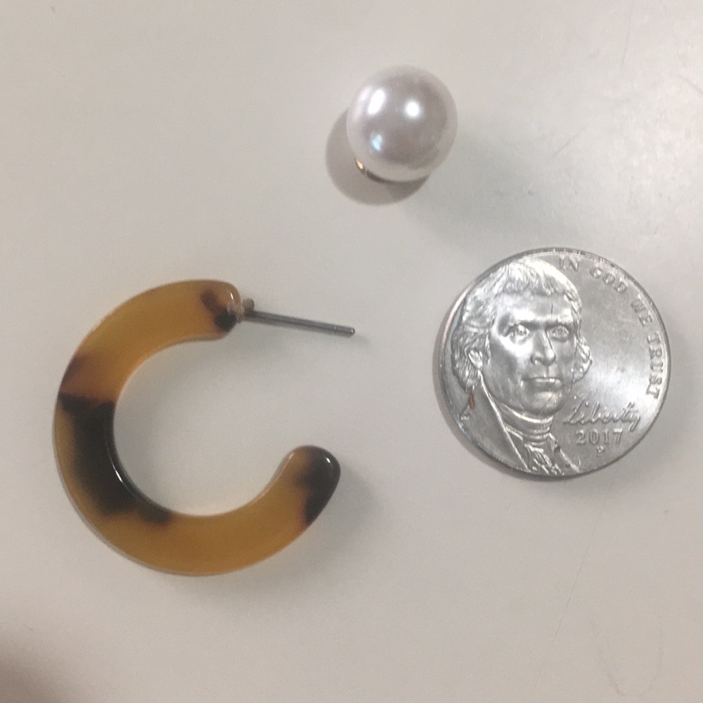 LAST PAIR 2/$15 3/$22 Tortoise Pearl Hoop Earrings - Picture 3 of 3